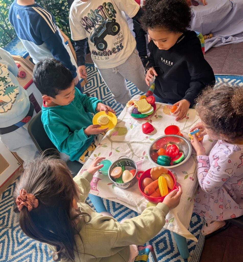 Busy Bee Nursery staff and kids<br />
 